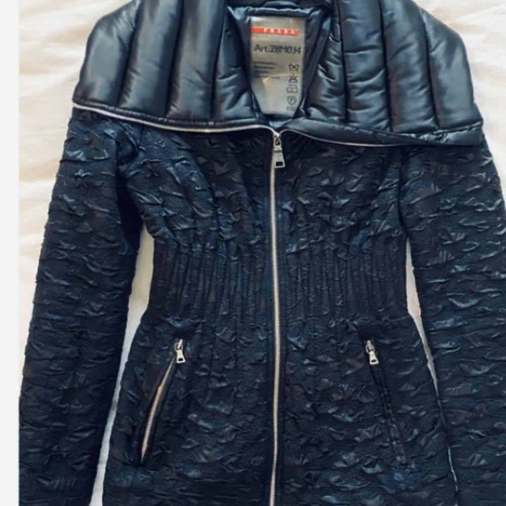 Chic Prada Jacket - Picture 6 of 13
